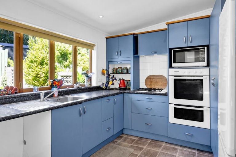 Photo of property in 44 Gilbert Street, New Plymouth, 4310