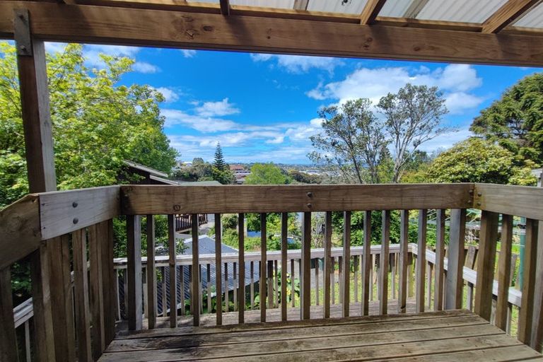 Photo of property in 631a Glenfield Road, Totara Vale, Auckland, 0629