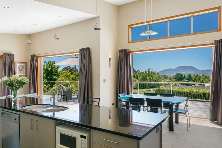 Photo of property in 10 Cameron Drive, Acacia Bay, Taupo, 3385