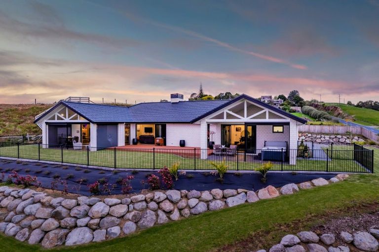 Photo of property in 129 Smart Road, Glen Avon, New Plymouth, 4372