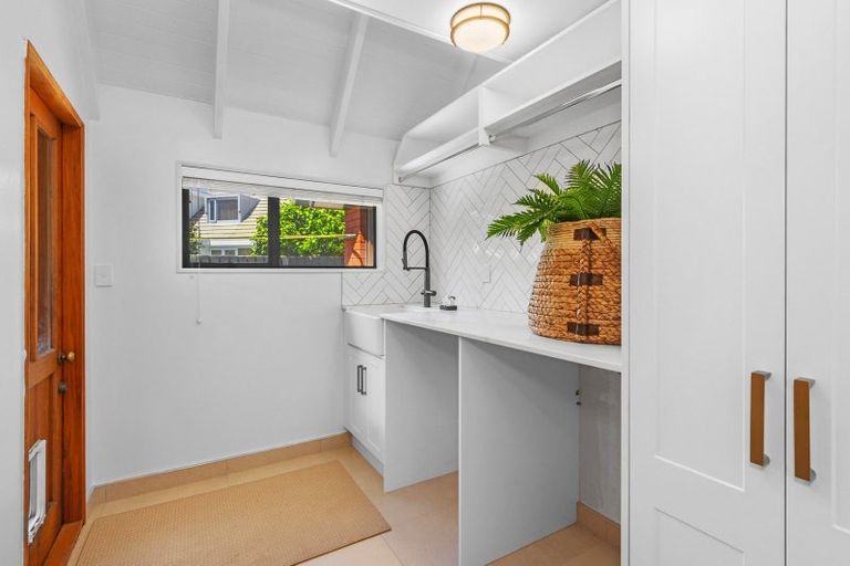 Photo of property in 323a Withells Road, Avonhead, Christchurch, 8042