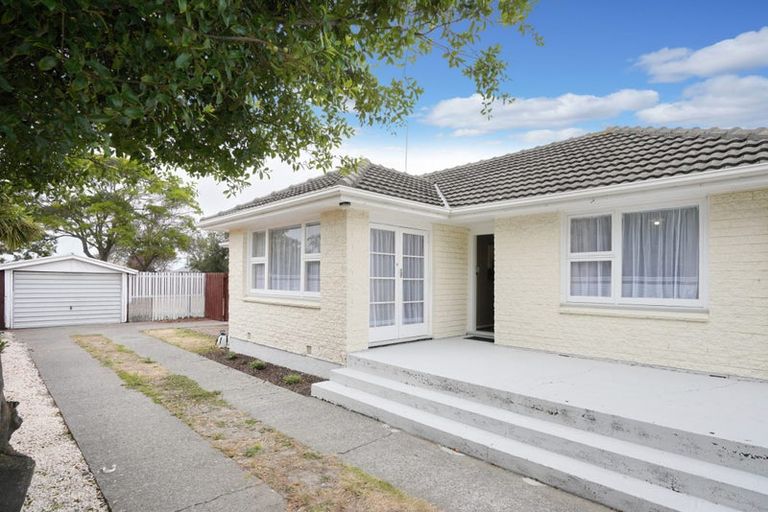 Photo of property in 18 Warblington Street, Aranui, Christchurch, 8061