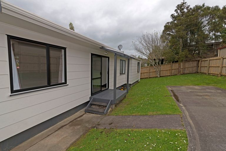 Photo of property in 2/7 Maywood Crescent, Glen Eden, Auckland, 0602