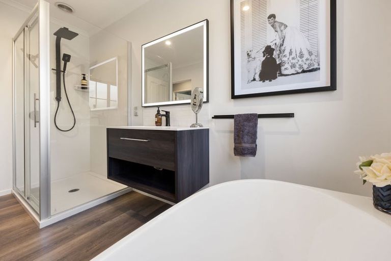 Photo of property in 62 Cairns Crescent, Rototuna, Hamilton, 3210