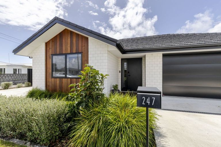 Photo of property in 247 Huatoki Street, Upper Vogeltown, New Plymouth, 4310