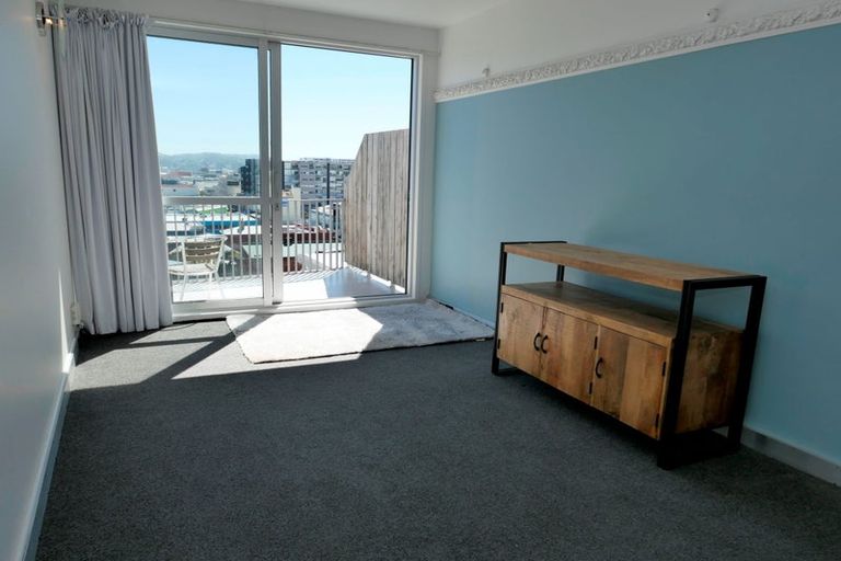 Photo of property in Qba Apartments, 4r/51 Webb Street, Mount Cook, Wellington, 6011