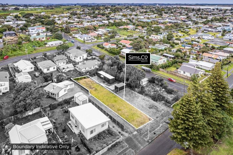 Photo of property in 44 Seafront Road, Castlecliff, Wanganui, 4501