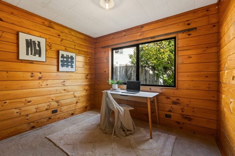 Photo of property in 10 Eagleson Street, Northcross, Auckland, 0632