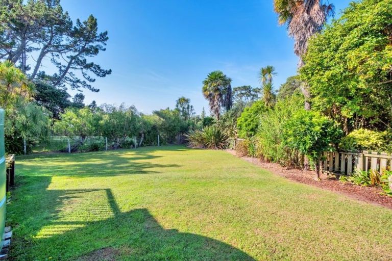 Photo of property in 23 James Mcleod Road, Shelly Beach, Helensville, 0874