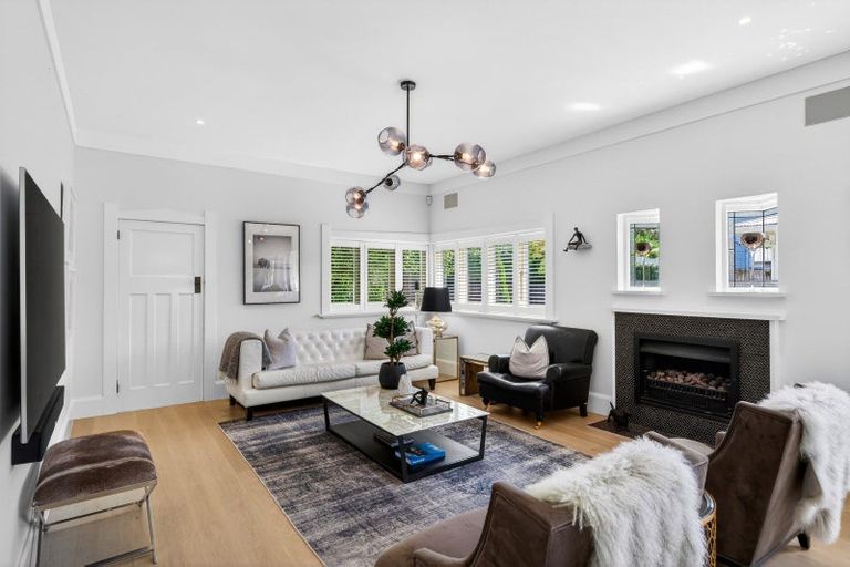 Photo of property in 60 Maungakiekie Avenue, Greenlane, Auckland, 1051