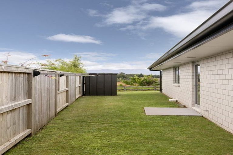Photo of property in 14 Anglers Way, Omokoroa, 3114