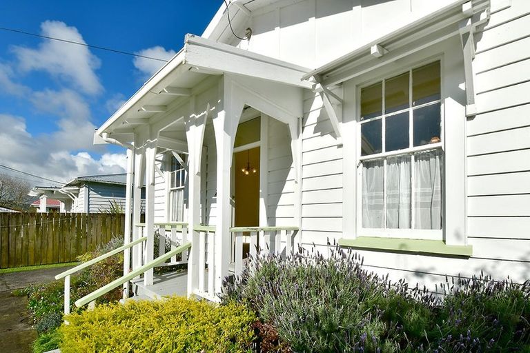 Photo of property in 45 Awaroa Road, Helensville, 0800
