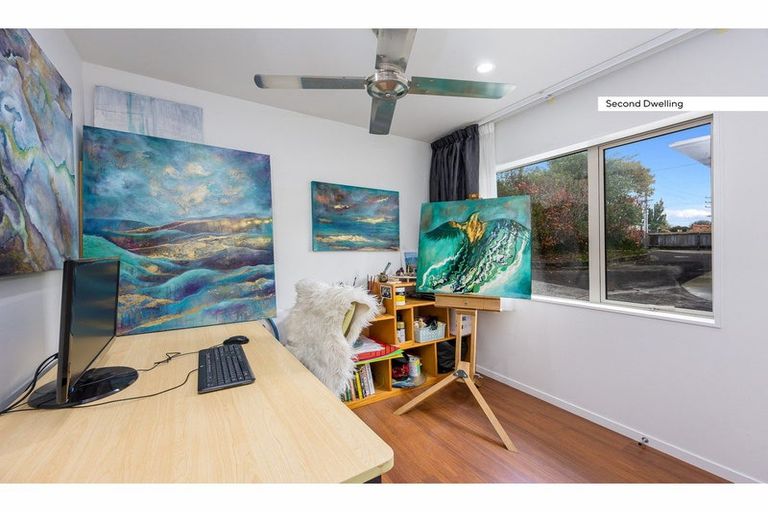 Photo of property in 5 Woodvale Road, Glen Eden, Auckland, 0602