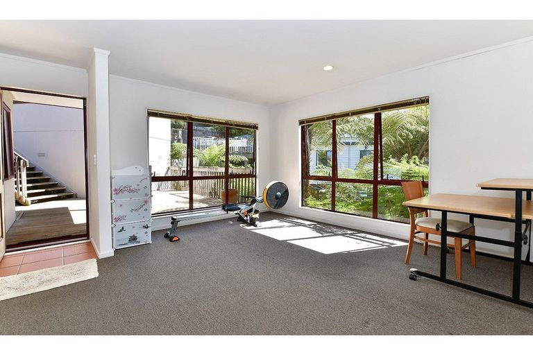 Photo of property in 29a Matai Road, Stanmore Bay, Whangaparaoa, 0932