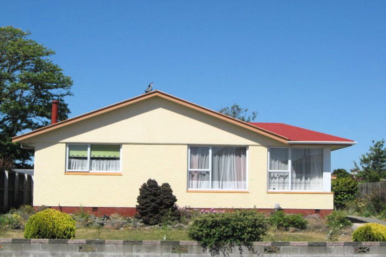 Photo of property in 80 Bickerton Street, Wainoni, Christchurch, 8061