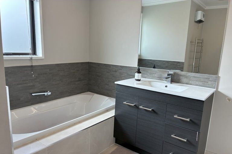 Photo of property in 128 Waenga Drive, Cromwell, 9310