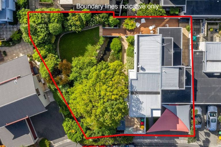 Photo of property in 35 Oakford Close, Riccarton, Christchurch, 8011