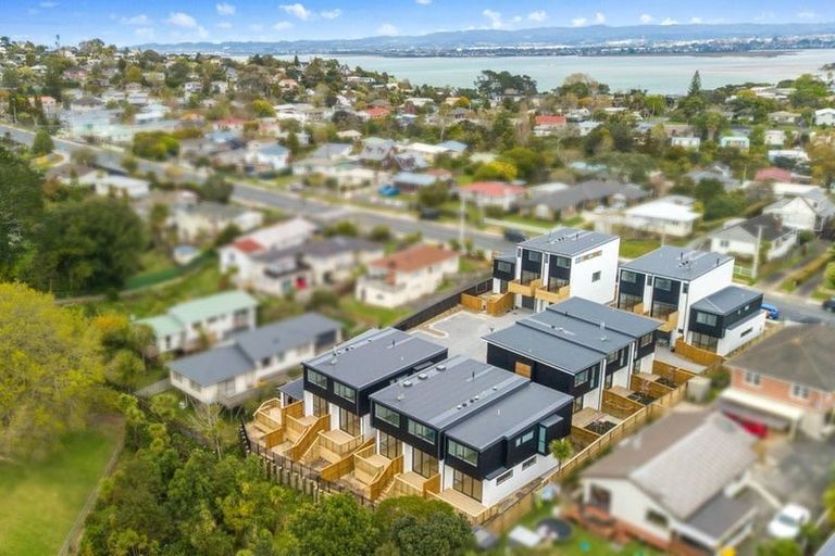 Photo of property in 18 Mokopiko Court, Beach Haven, Auckland, 0626