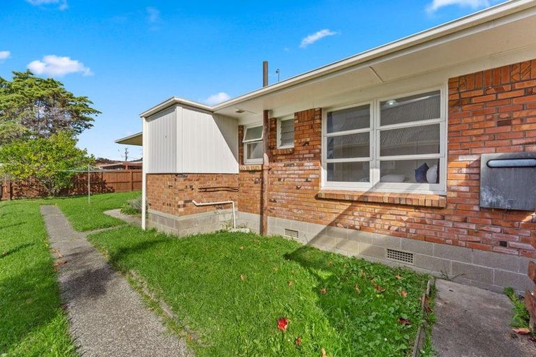 Photo of property in 2/24 Evelyn Place, Hillcrest, Auckland, 0627