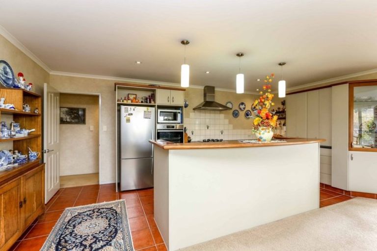 Photo of property in 1 Orlando Close, Frankleigh Park, New Plymouth, 4310