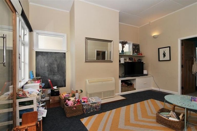 Photo of property in 228 Rintoul Street, Berhampore, Wellington, 6023