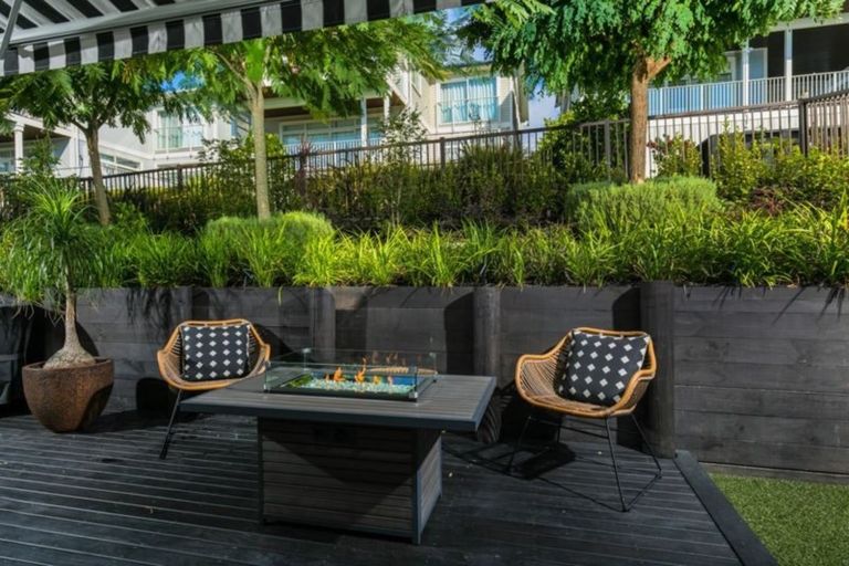 Photo of property in 15 Landmark Terrace, Orewa, 0931