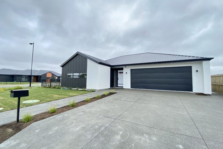Photo of property in 12 Larissa Road, Halswell, Christchurch, 8025