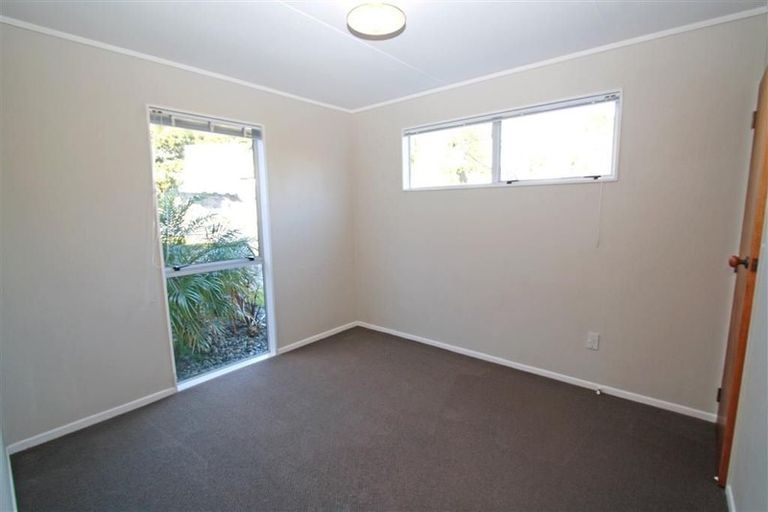 Photo of property in 5 Lombardy Place, Whalers Gate, New Plymouth, 4310