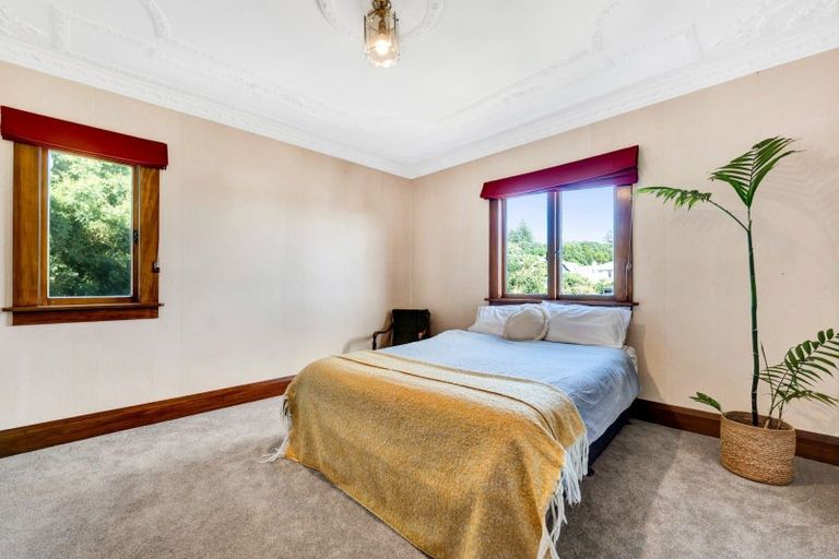 Photo of property in 6 Ridge Lane, New Plymouth, 4310