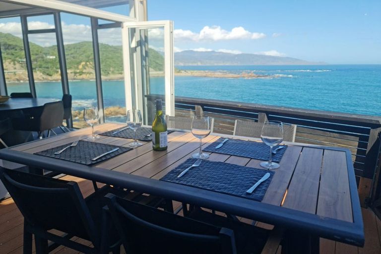 Photo of property in 114 The Esplanade, Houghton Bay, Wellington, 6023