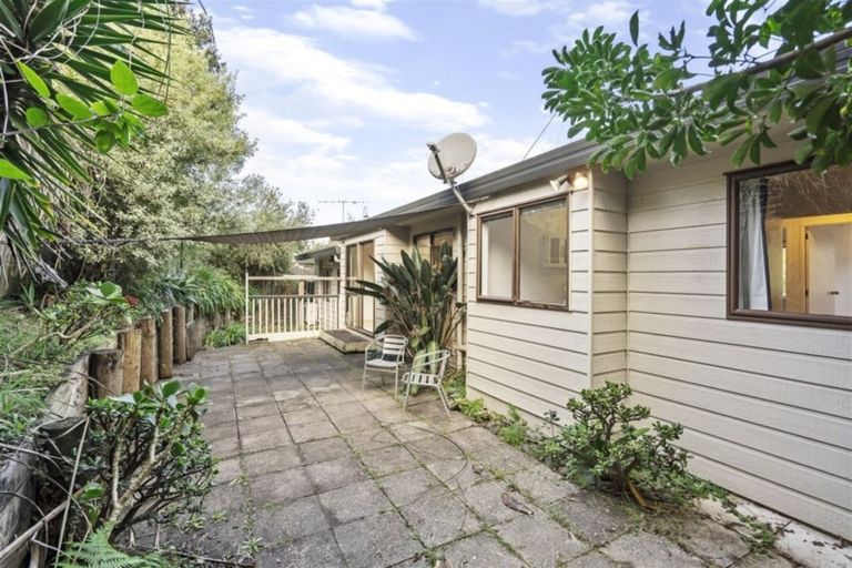 Photo of property in 52 Ferry Road, Arkles Bay, Whangaparaoa, 0932