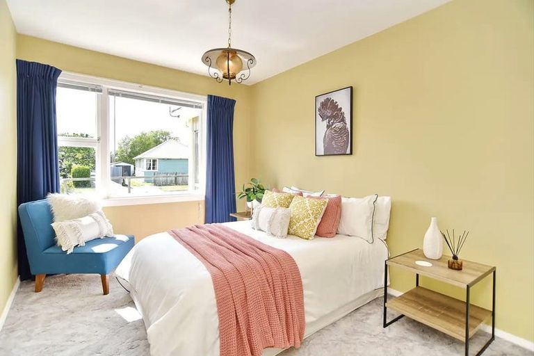 Photo of property in 17 Bateman Avenue, Bryndwr, Christchurch, 8053