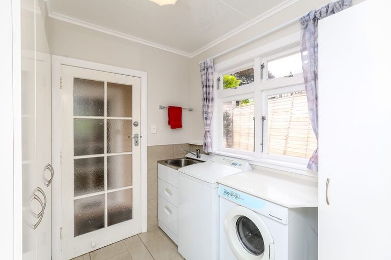 Photo of property in 17 Doralto Road, Frankleigh Park, New Plymouth, 4310