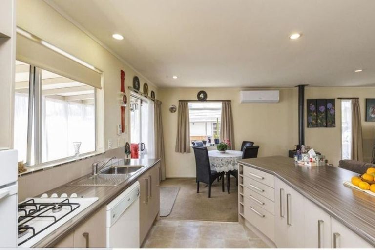 Photo of property in 12 Humphries Place, Awapuni, Palmerston North, 4412