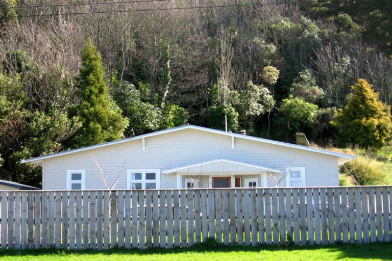 Photo of property in 39 Watt Street, Featherston, 5710