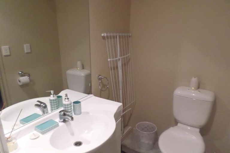 Photo of property in Atrium Apartments, 2l/154 The Terrace, Wellington Central, Wellington, 6011