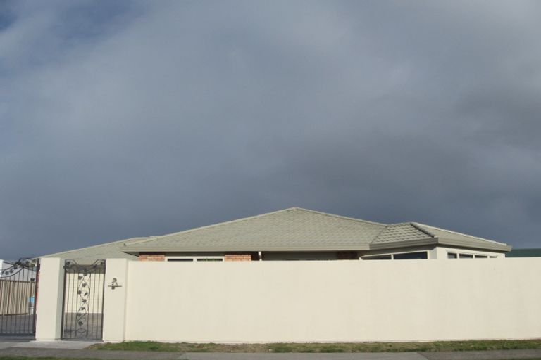 Photo of property in 2 Harpham Street, Taradale, Napier, 4112