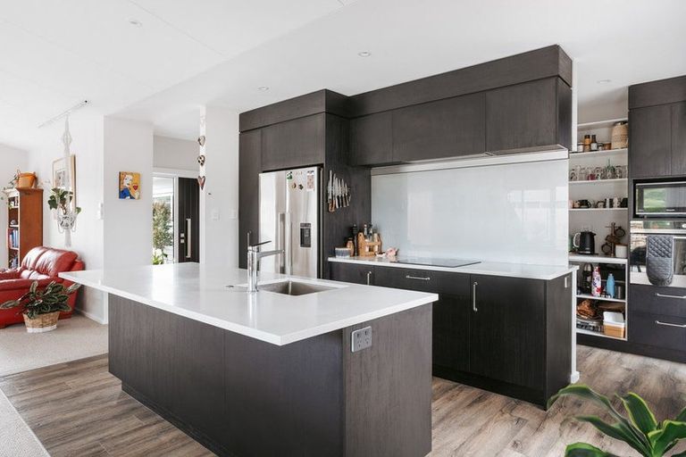 Photo of property in 2 Karanema Place, Coastlands, Whakatane, 3120