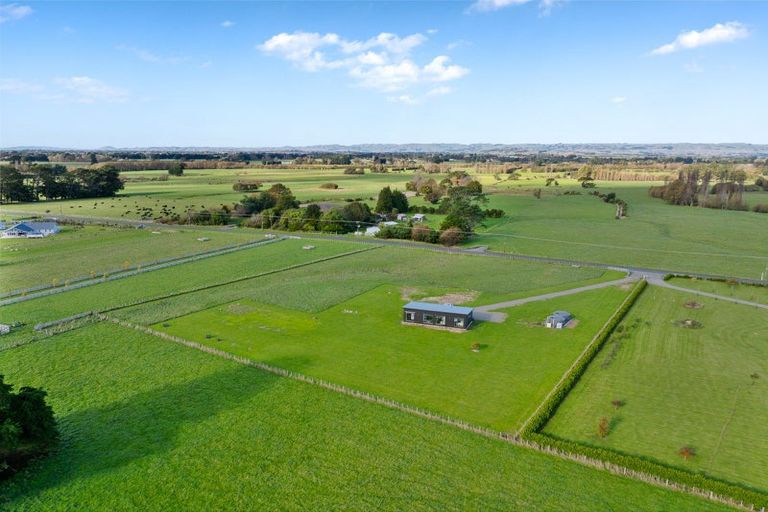 Photo of property in 98 Thomas Road, Dalefield, Carterton, 5791