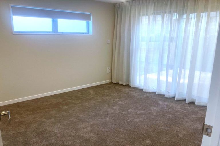 Photo of property in 49 Chamberlain Road, Massey, Auckland, 0614