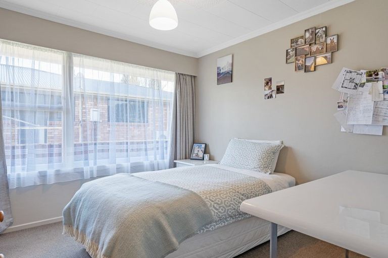 Photo of property in 293 Huatoki Street, Upper Vogeltown, New Plymouth, 4310