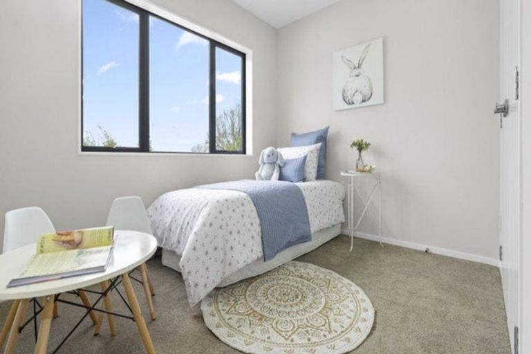 Photo of property in 1/18 Hutchinsons Road, Bucklands Beach, Auckland, 2014