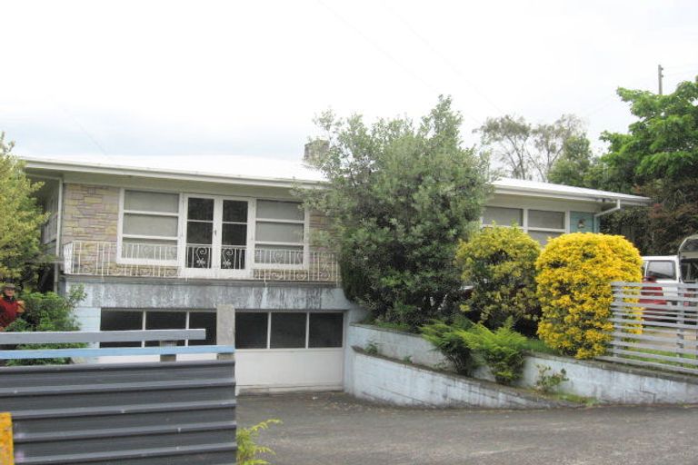 Photo of property in 12 Rosehill Drive, Rosehill, Papakura, 2113