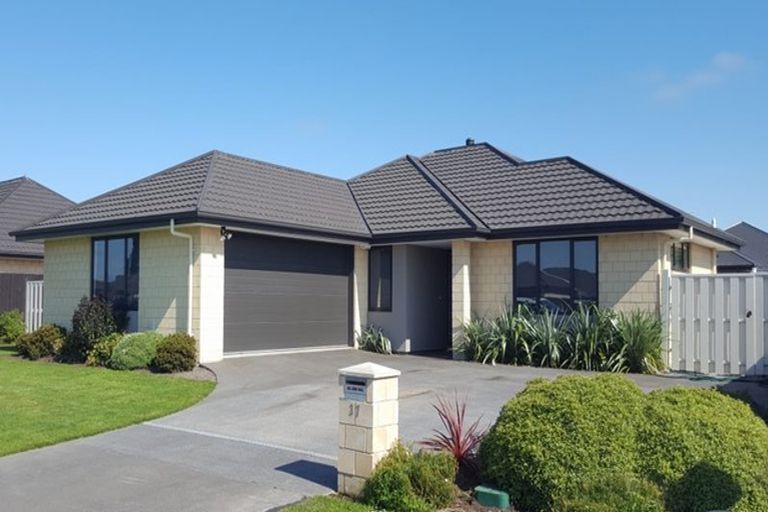 Photo of property in 37 Chervier Street, Leeston, 7632