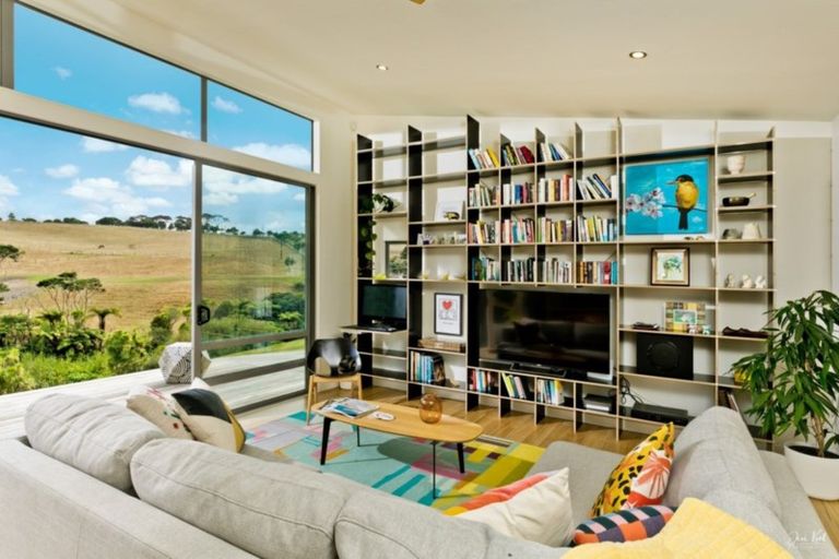 Photo of property in 126 Taiapa Road, Muriwai, 0881