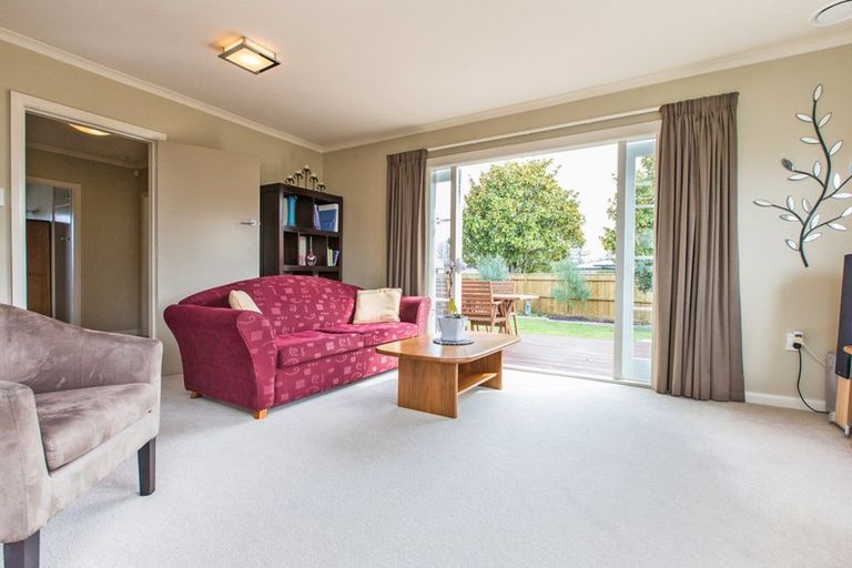 Photo of property in 4 Woodstock Place, Hokowhitu, Palmerston North, 4410