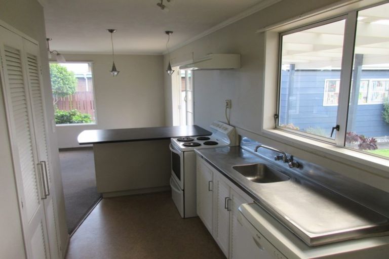Photo of property in 22 Simcox Street, Otaki Beach, Otaki, 5512