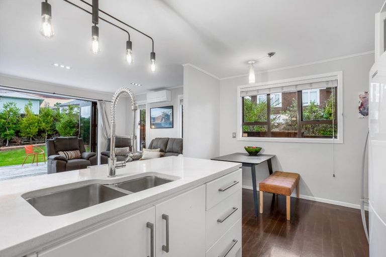 Photo of property in 20 Glen Marine Parade, Glendene, Auckland, 0602