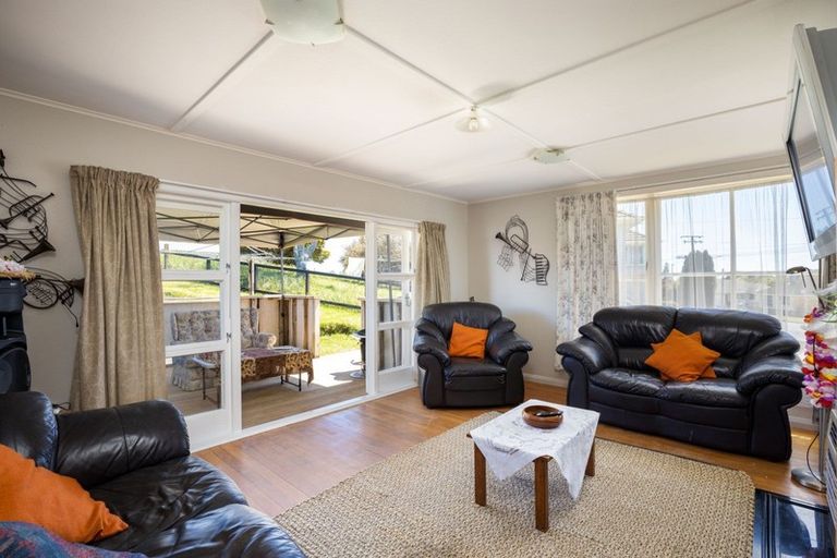Photo of property in 33 Banks Street, Marfell, New Plymouth, 4310