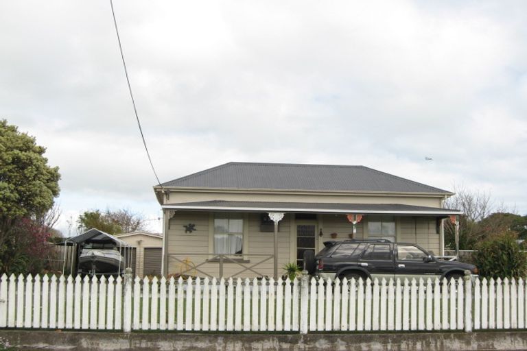 Photo of property in 115 Broadway, Waitara, 4320